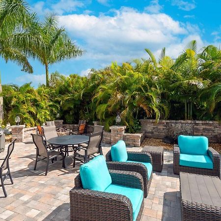 Ameniti Bay - Best Western Signature Collection Fruitville Экстерьер фото