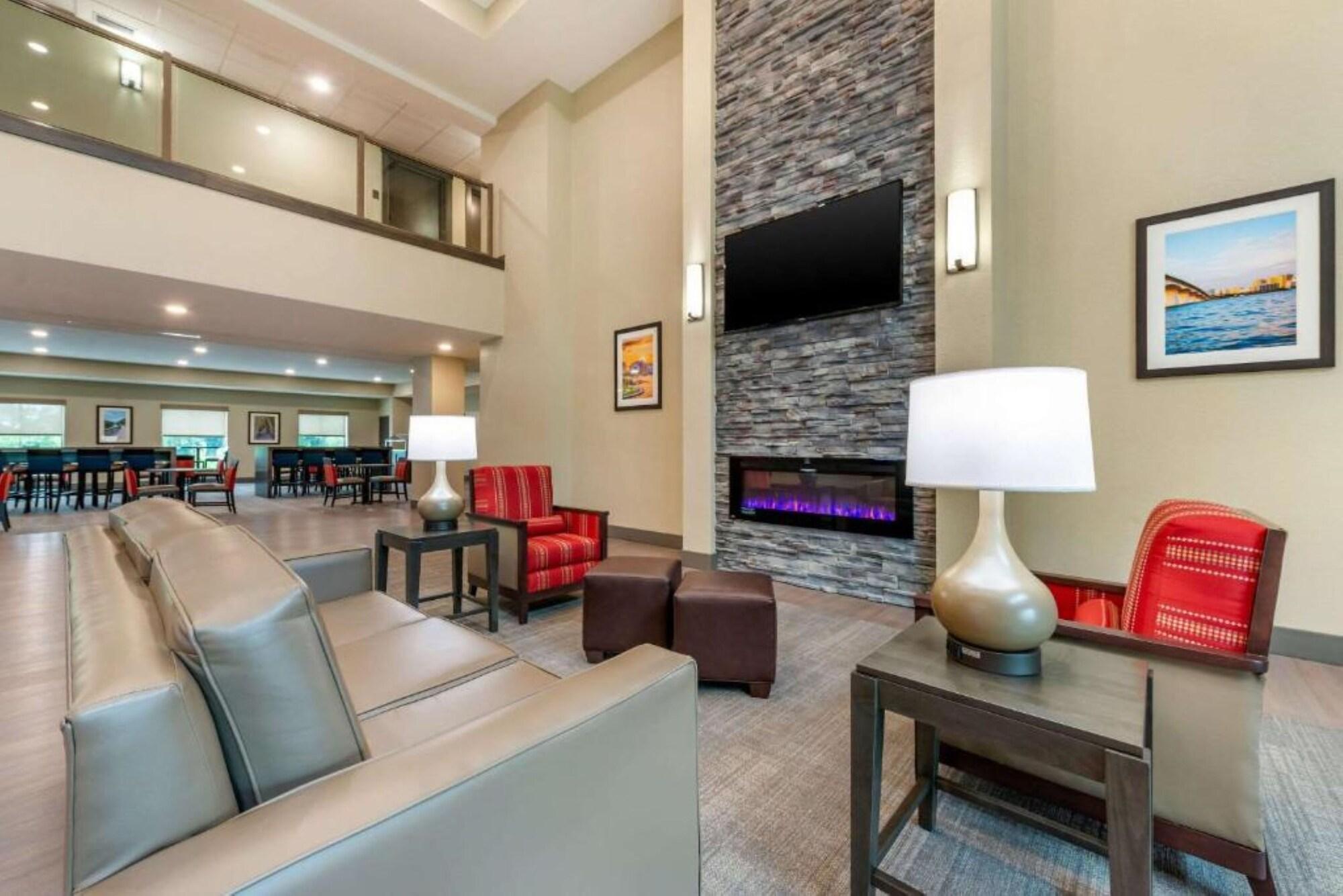 Ameniti Bay - Best Western Signature Collection Fruitville Экстерьер фото