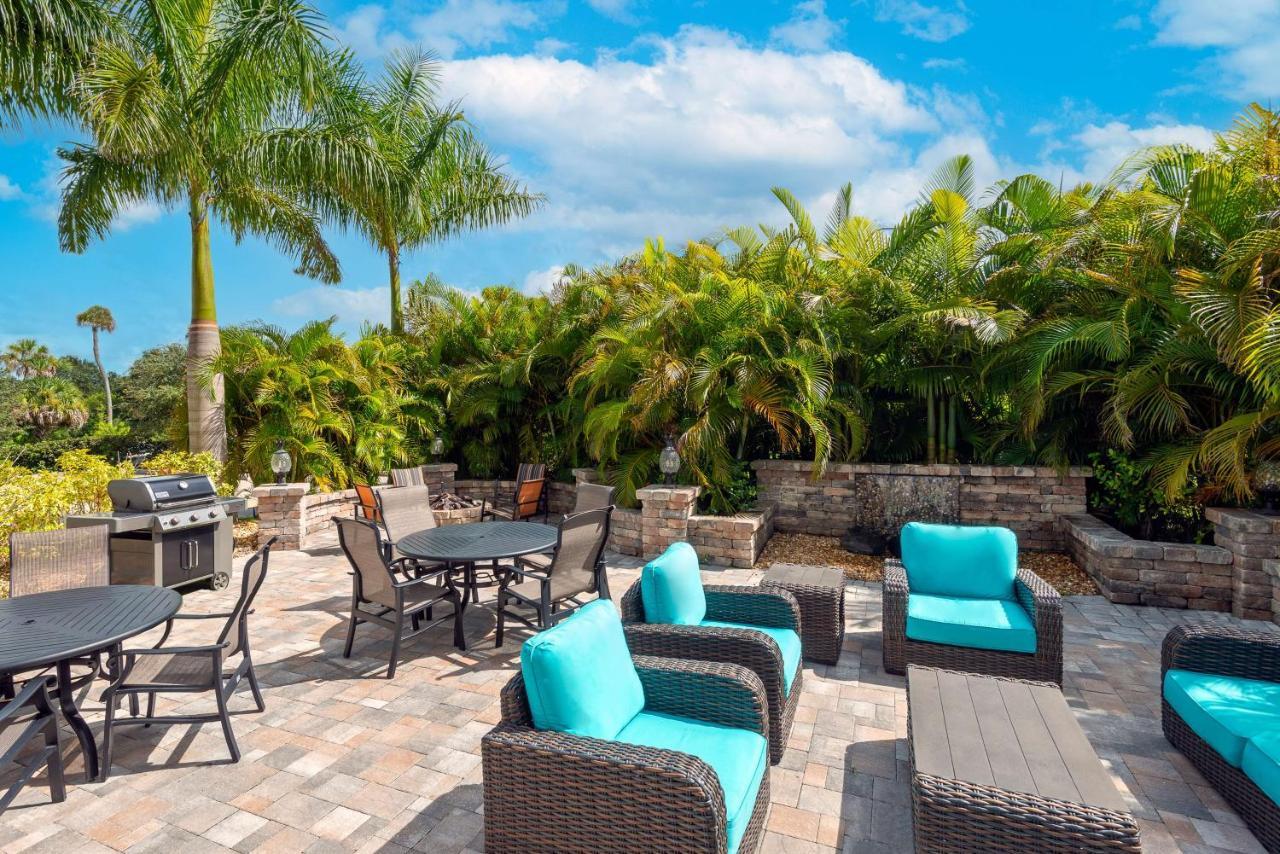 Ameniti Bay - Best Western Signature Collection Fruitville Экстерьер фото