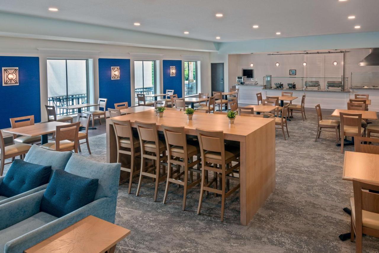 Ameniti Bay - Best Western Signature Collection Fruitville Экстерьер фото